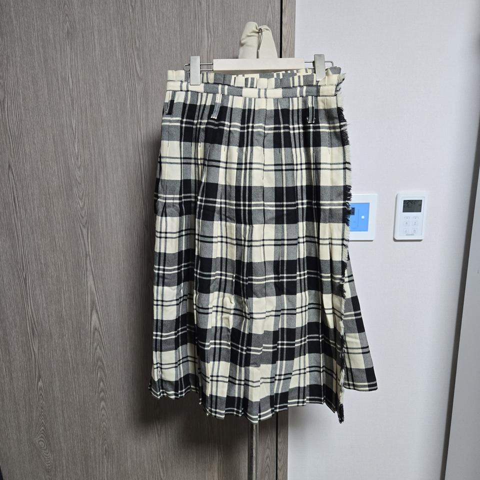 BLEN DRINCE 스코트랜드산 체크 랩 롱 스커트