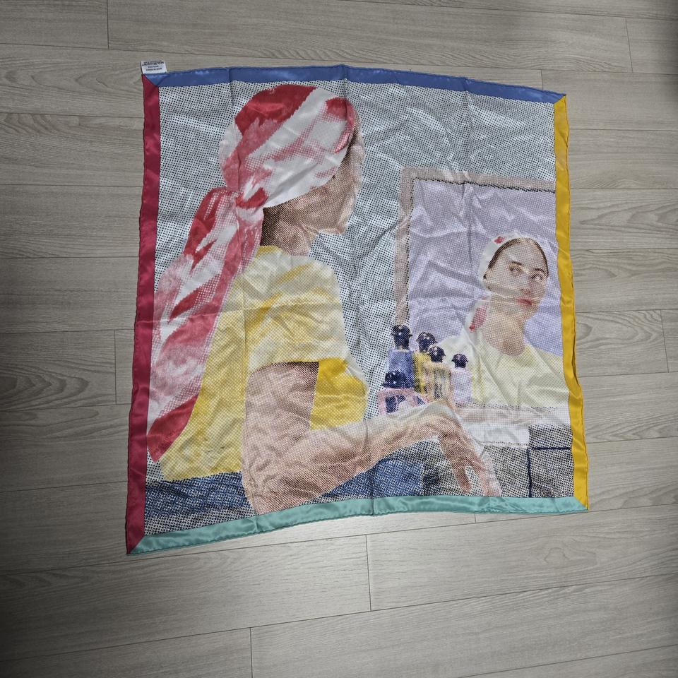 프랑스산 거울속에 비친 내모습 프린트 스카프 사각 스카프