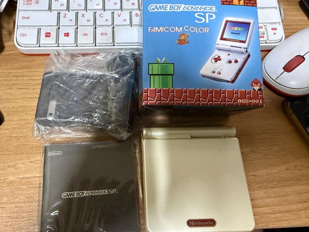 닌텐도 게임보이 어드밴스 sp_패미콤 컬러