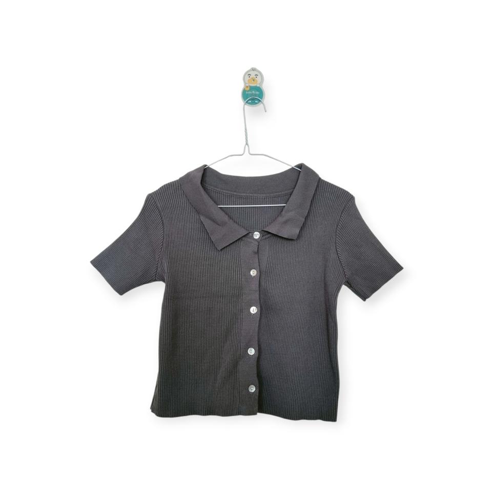 [미착용] 단추 카라 크롭 니트