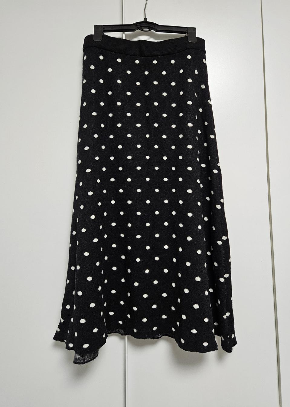 (새상품) 검정 도트 니트 스커트 ( L)