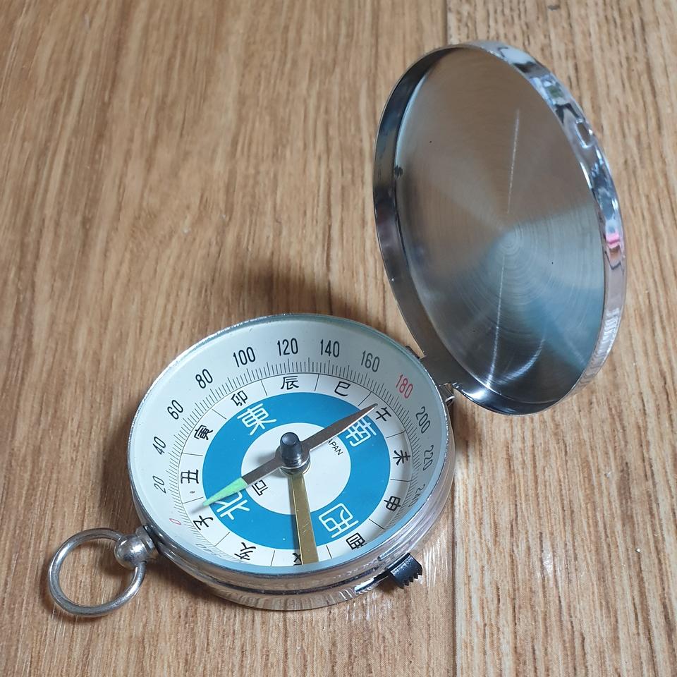 일본 빈티지 은색 덮개형 포켓 나침반 / 아웃도어 활동, 하이킹, 캠핑