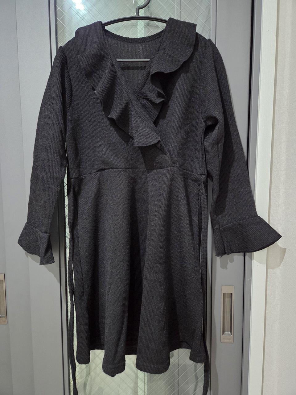 검정 프릴 랩 니트 원피스