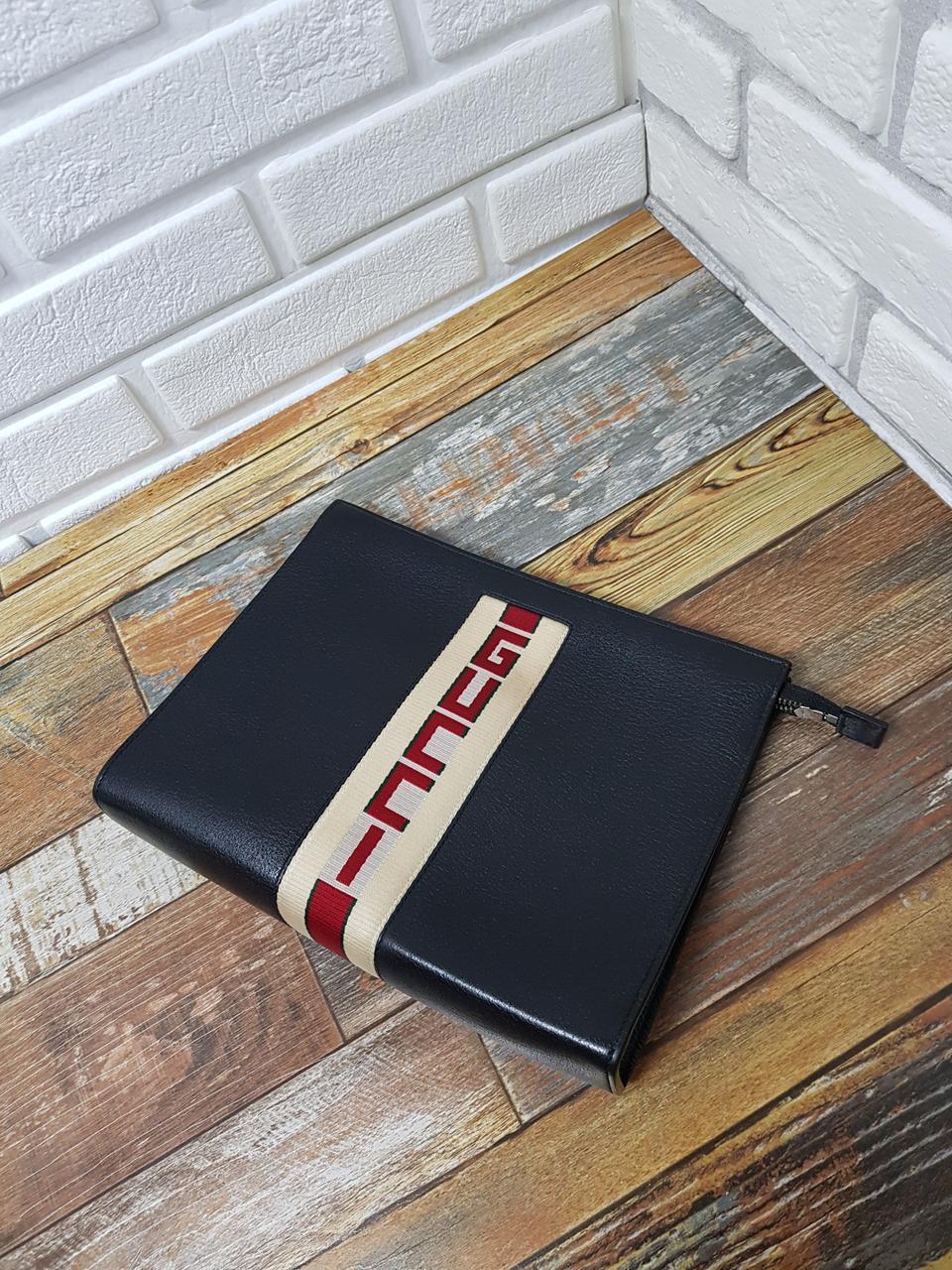 [정품] 구찌 로고밴드 레더클러치 블랙