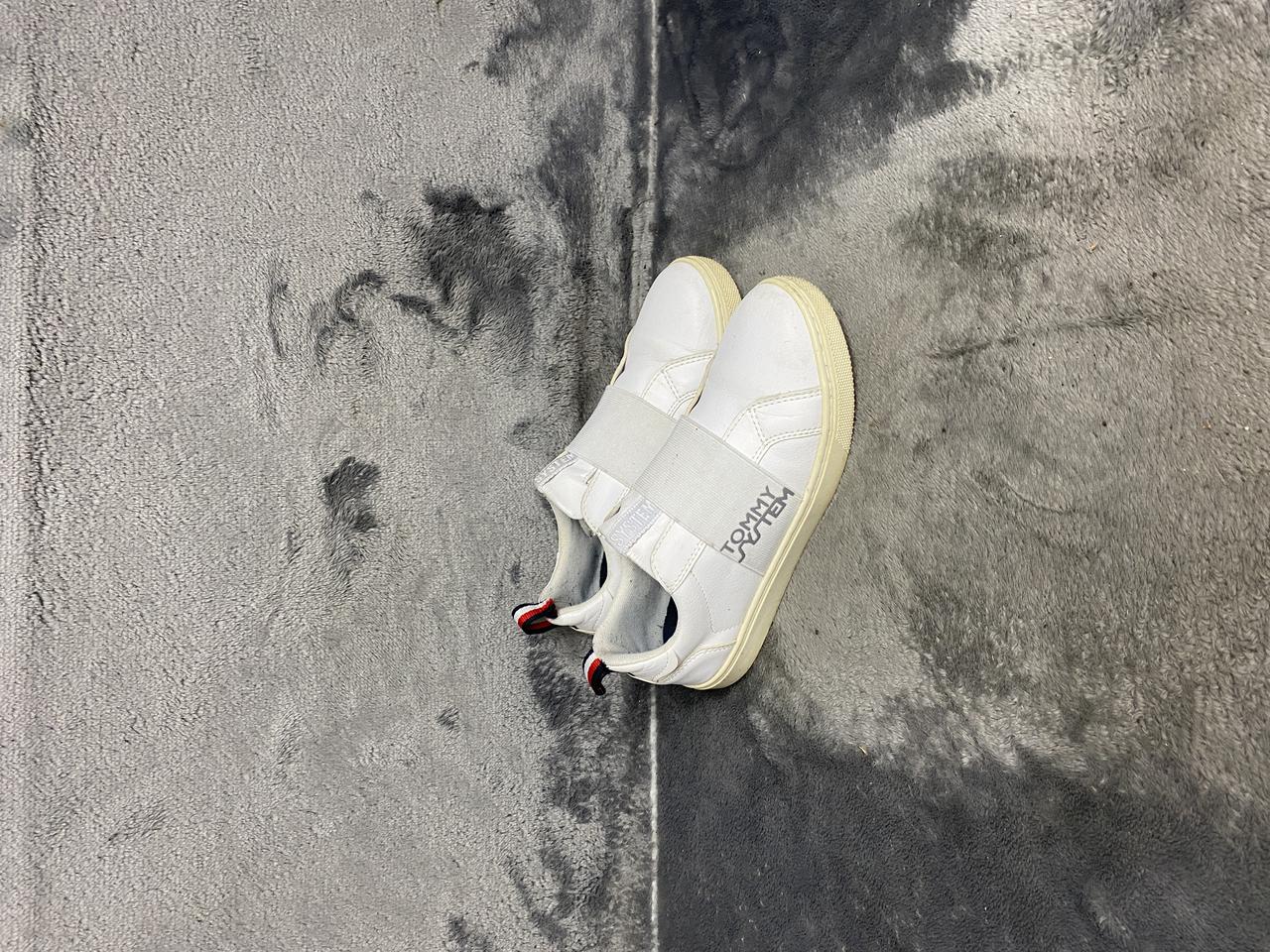 타미힐피거 시스템 스니커즈 235