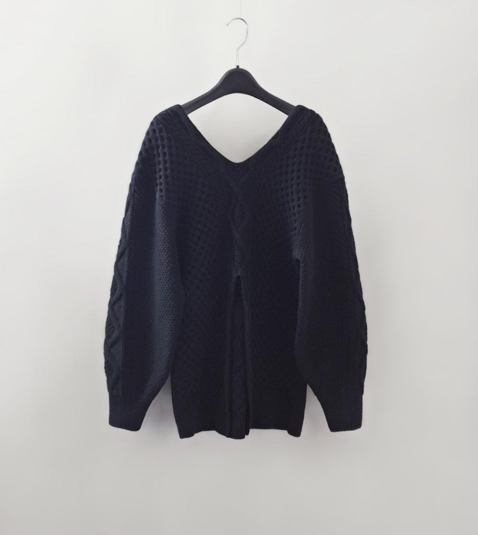 10만원대 울80% 캐이블 니트 새상품