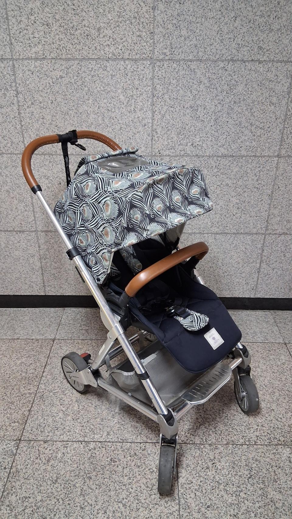 영국산 최고급 명품 럭셔리 디럭스 유모차 마마스앤파파스 시그너쳐. 방풍커