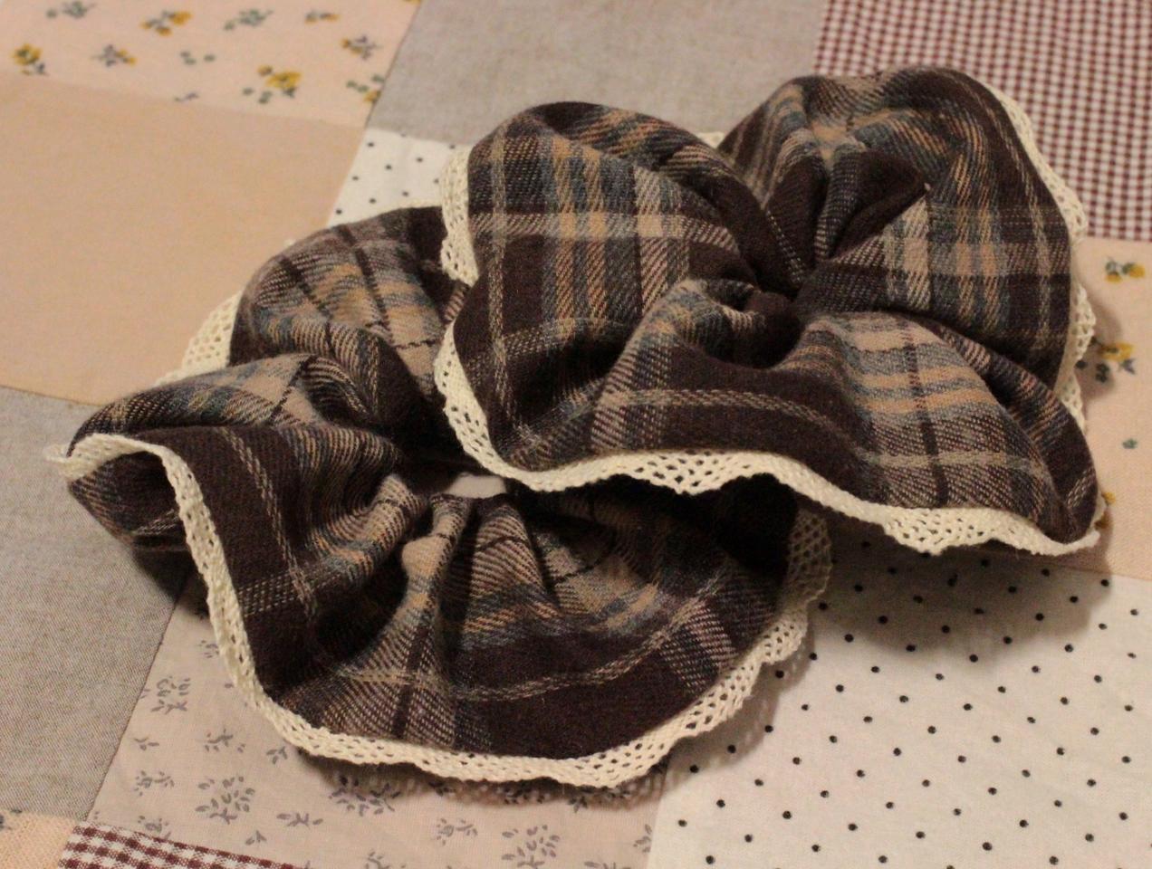 핸드메이드 레이스 브라운 체크 스크런치