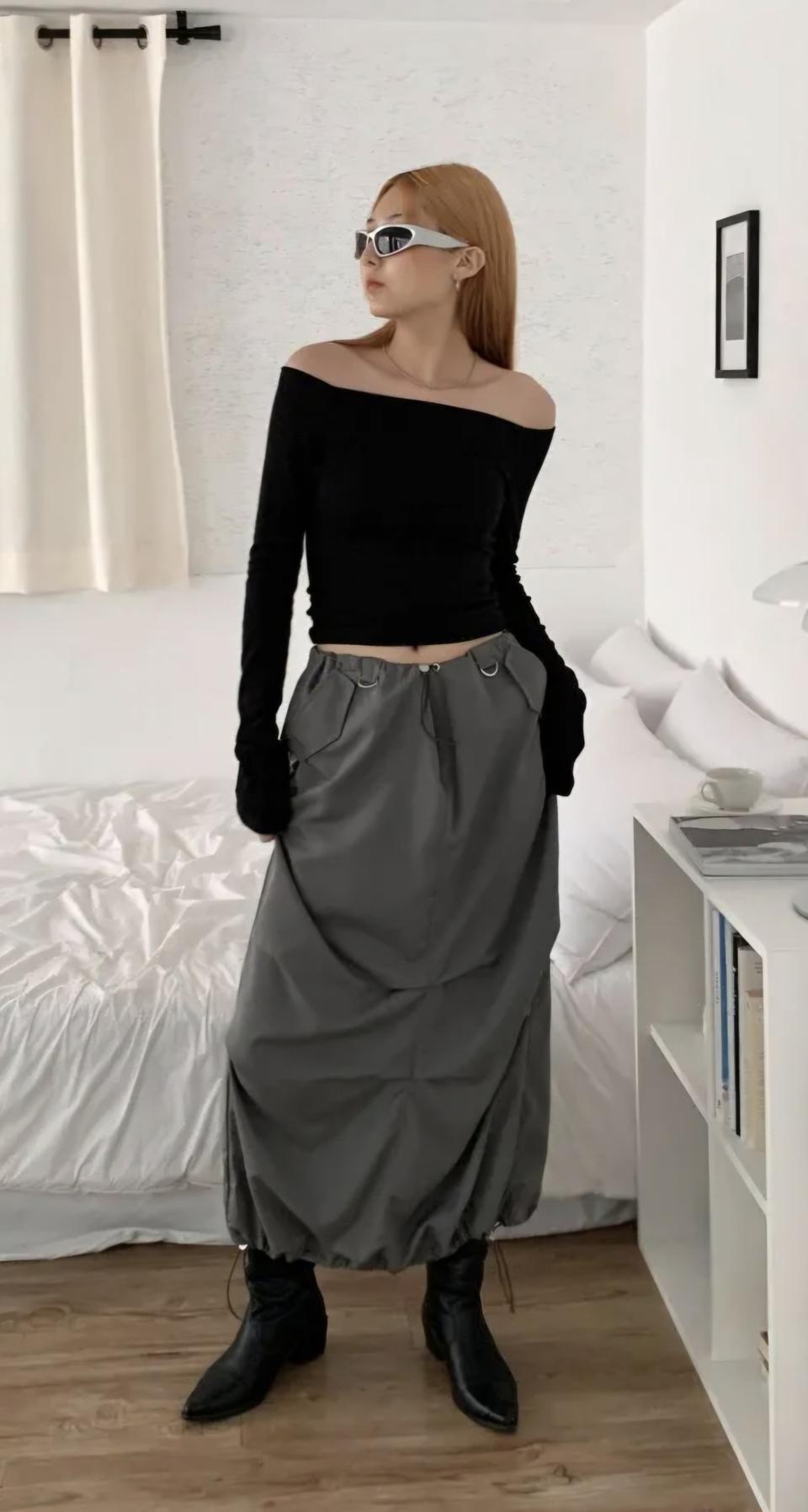 블랙 오프숄더 긴팔 티셔츠 FREE