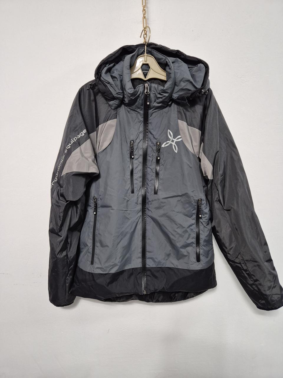 몬추라 경량패딩 (M)