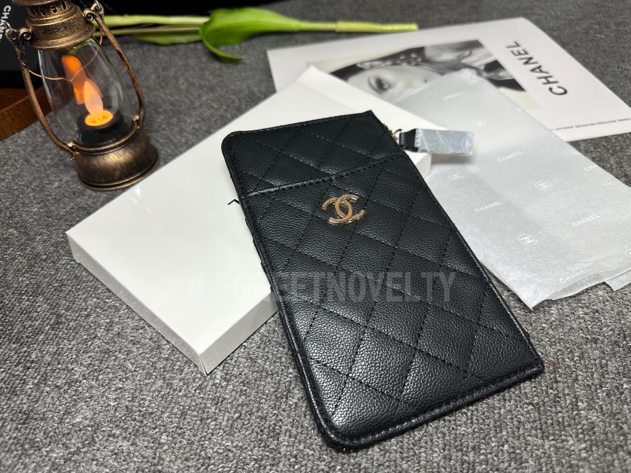 샤넬뷰티 캐비어 클래식 폰 홀더 파우치 블랙