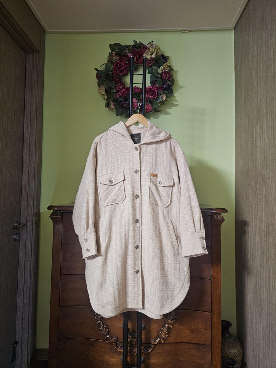 써스데이아일랜드 남방형 코트