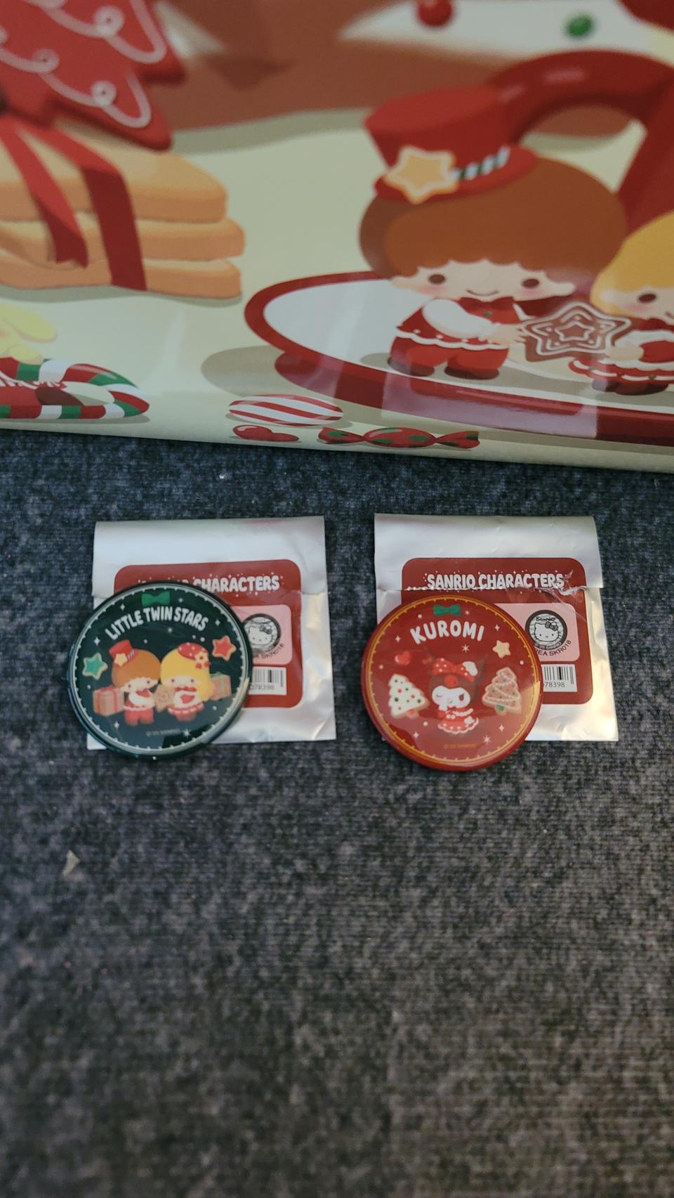 [최저가]산리오 스위트 홀리데이 팝업 크리스마스 뱃지 리틀트윈스타