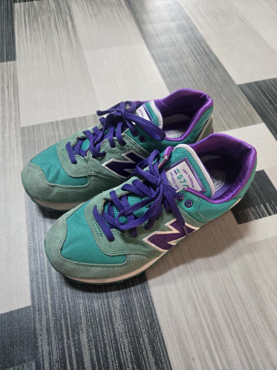 뉴발란스 여성 운동화 250