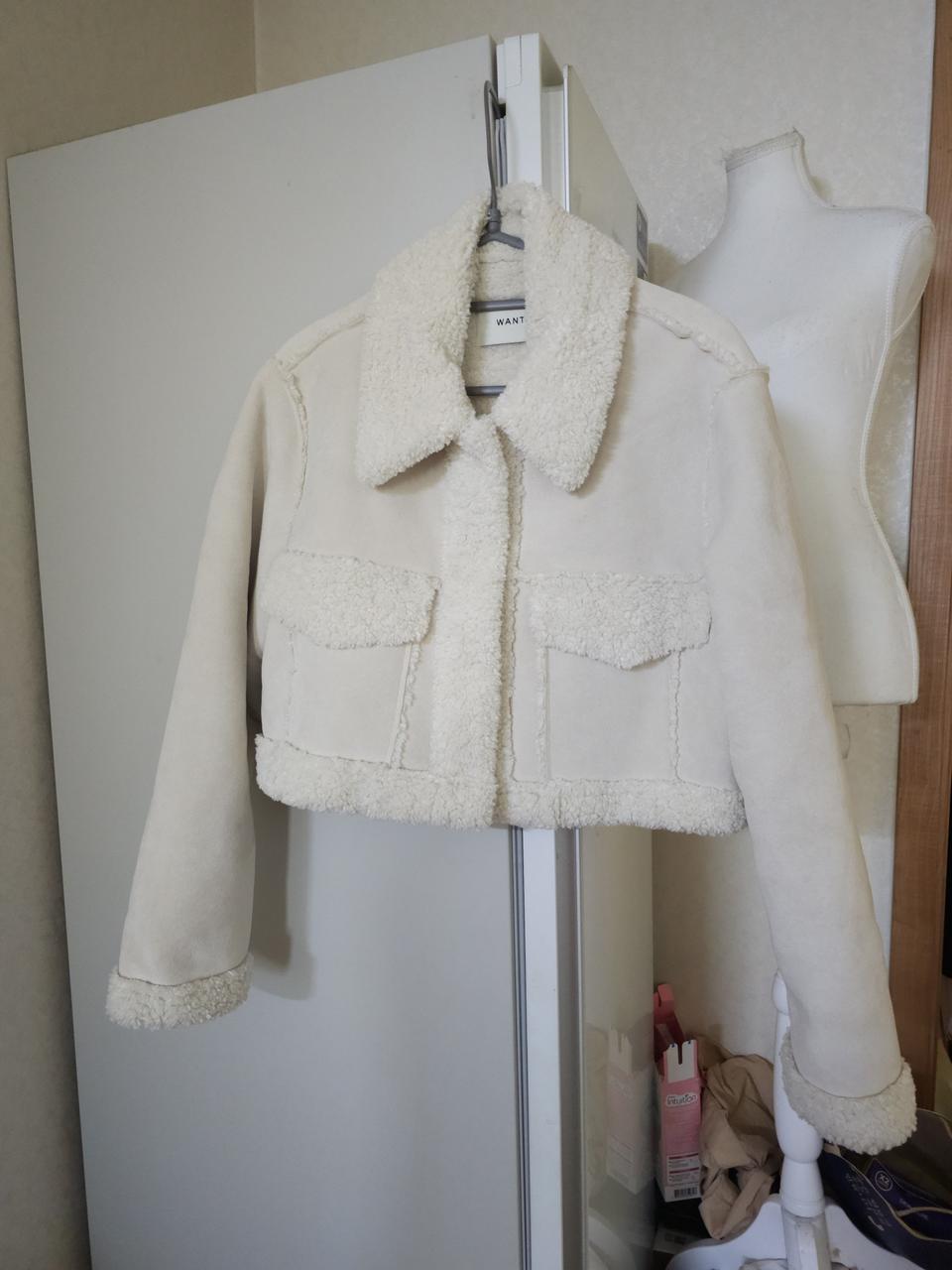 WANT  크롭 무스탕 아이보리