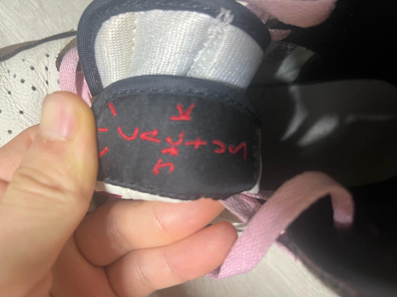 나이키 조던 1 x 스캇 모카하이