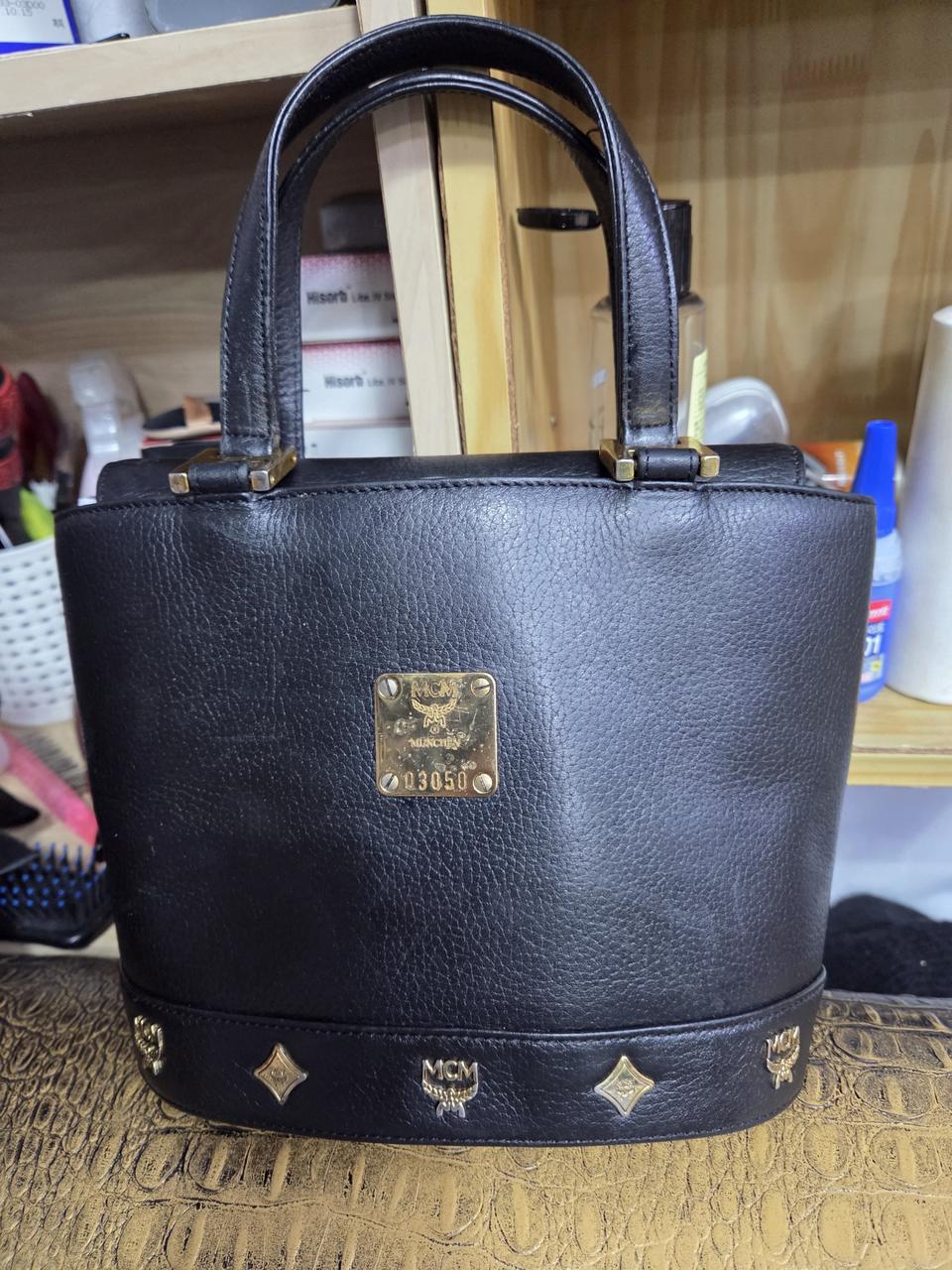 MCM 블랙 가죽 토트백