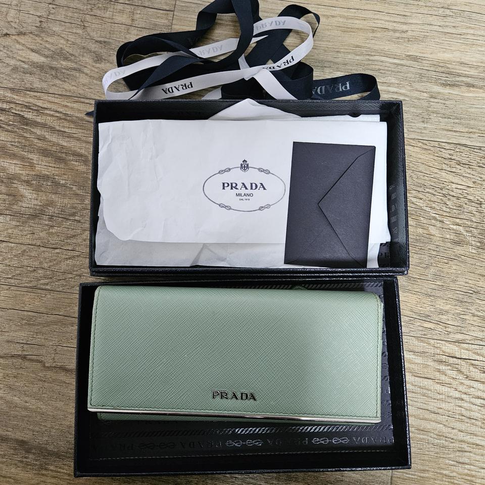 프라다지갑.정품