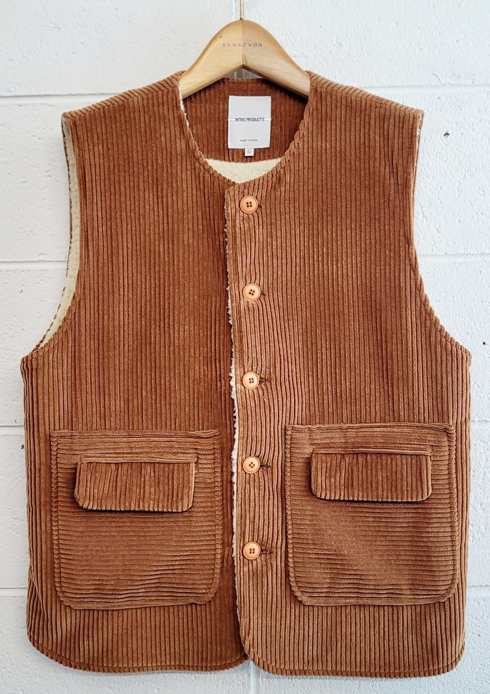 INTRO PRODUCTS(남여공용) 코듀로이(안감양털) 베스트(조끼)