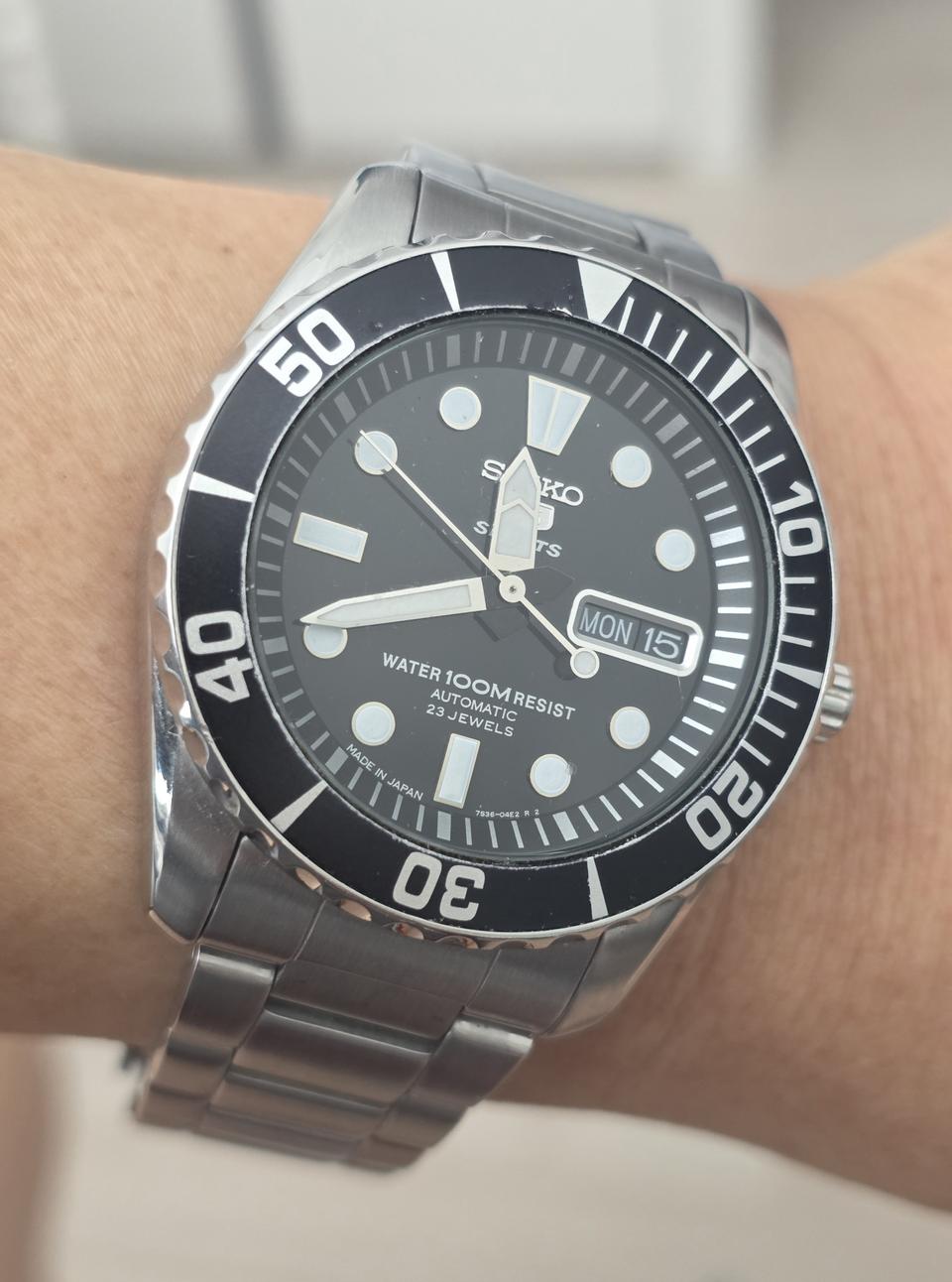 세이코 (SEIKO) 베이비스모 다이버 블랙 오토메틱 스켈레톤 백 시계