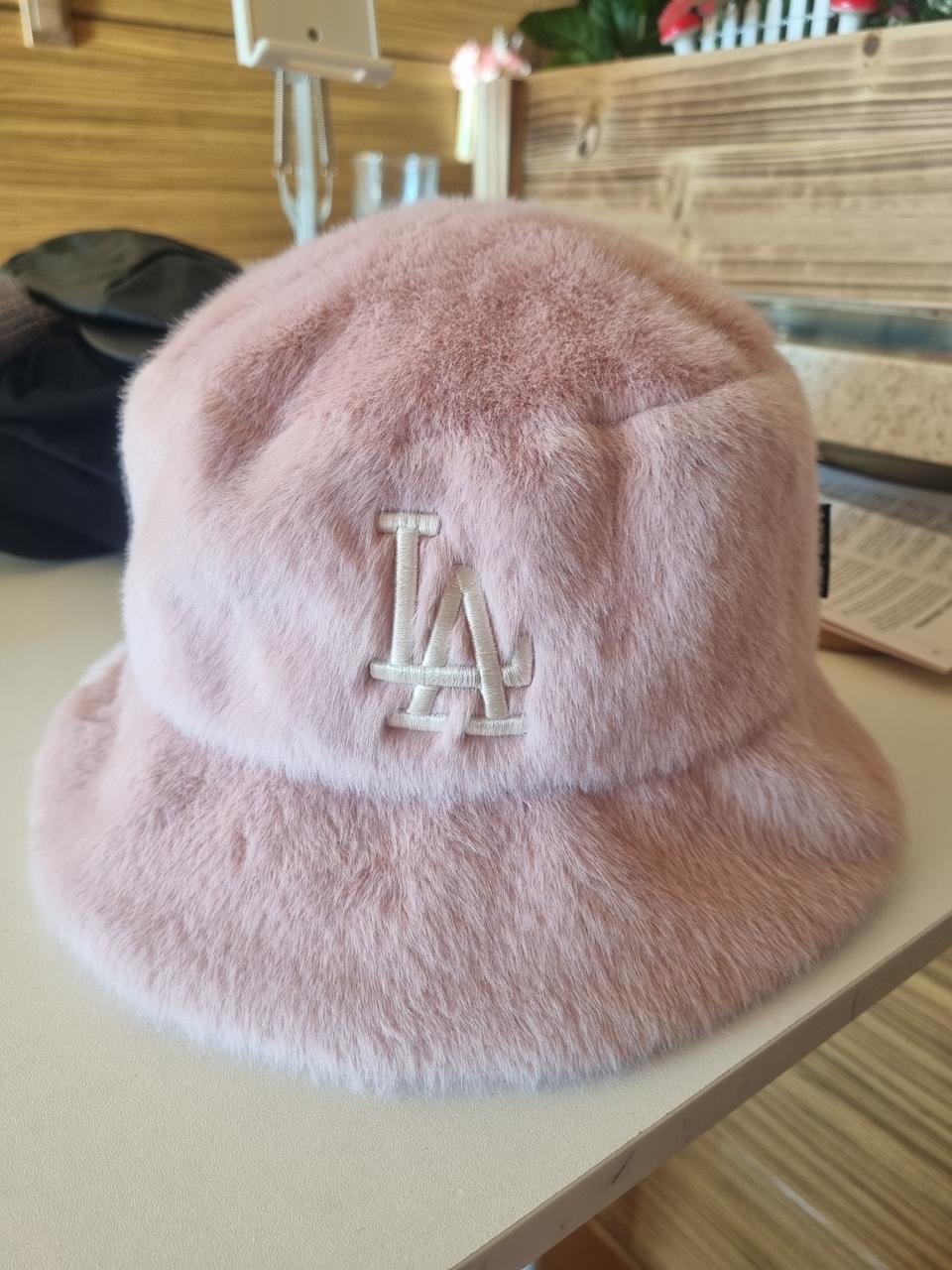 엠엘비 LA 핑크 퍼 벙거지 겨울모자