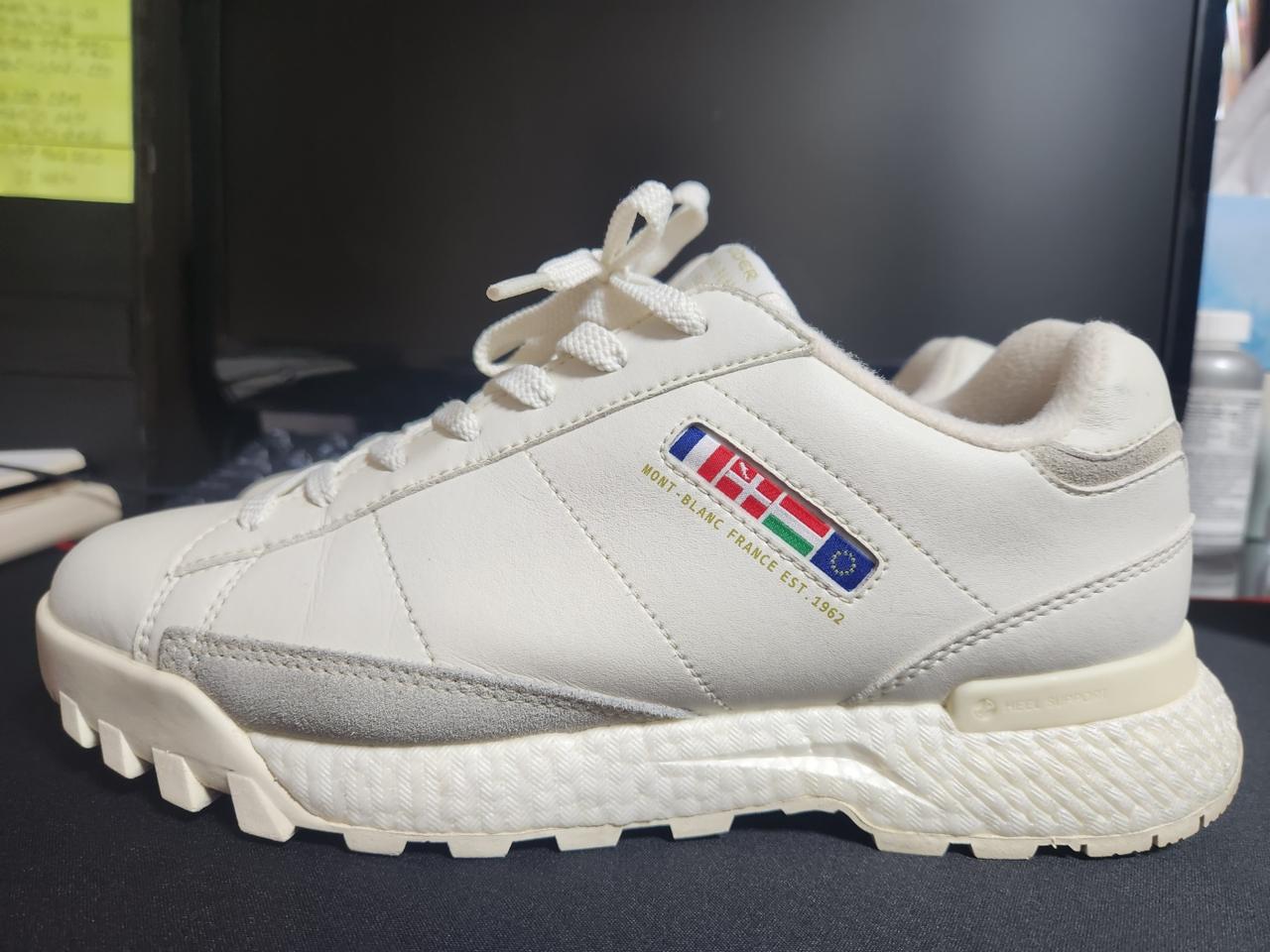 아이더 트레킹화.런링화. 260미리