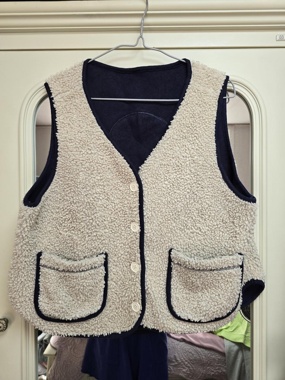 스마일뽀글이조끼