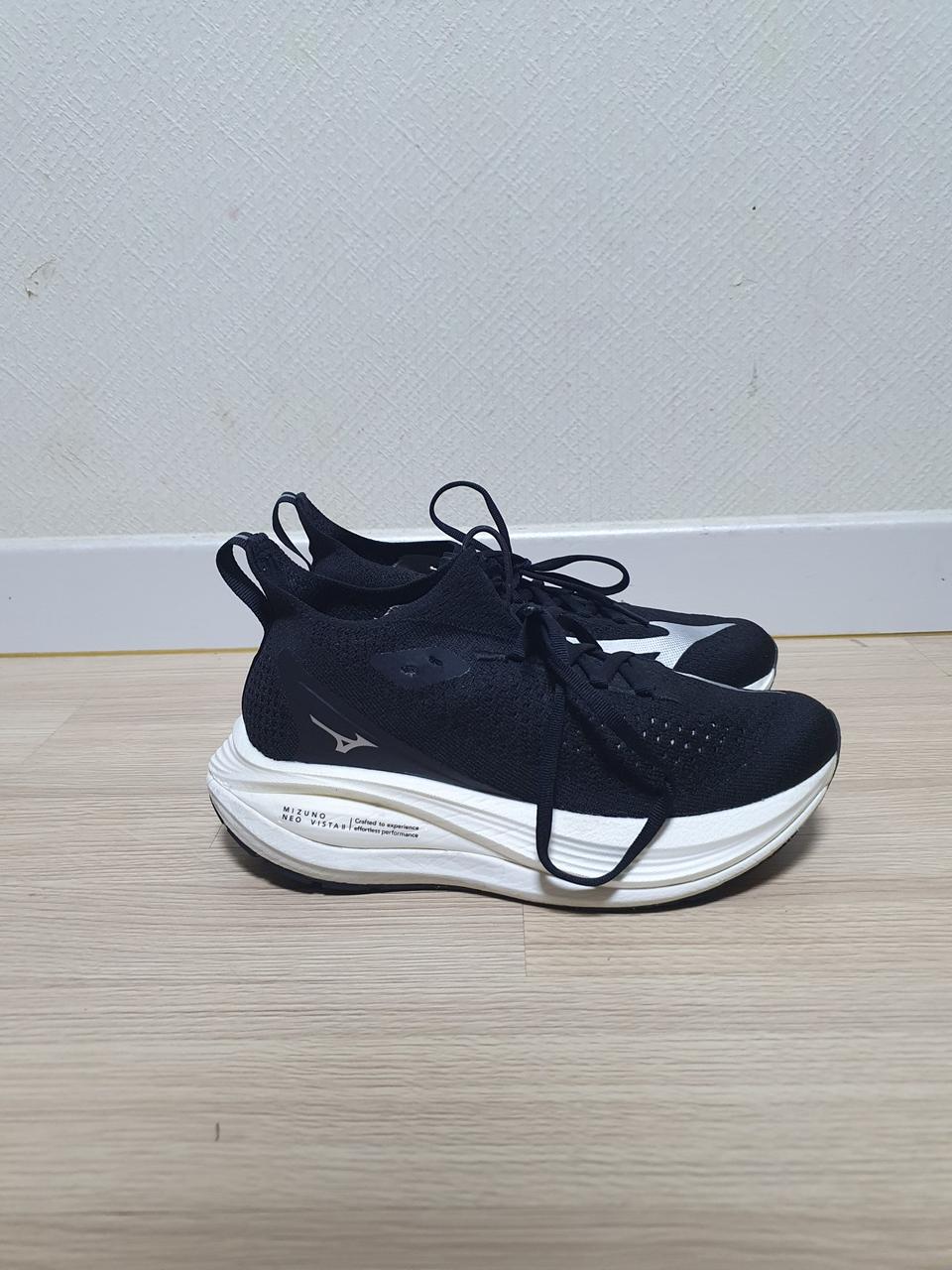 미즈노 네오 비스타2  러닝화 235