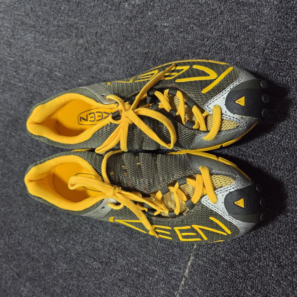 KEEN 킨 트레일 러닝 슈즈 250 25121520