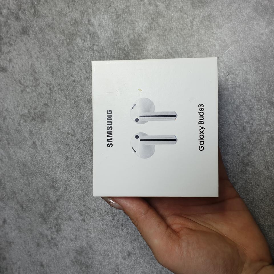 갤럭시 버즈3 (R530) 화이트 미개봉 새상품 판매합니다