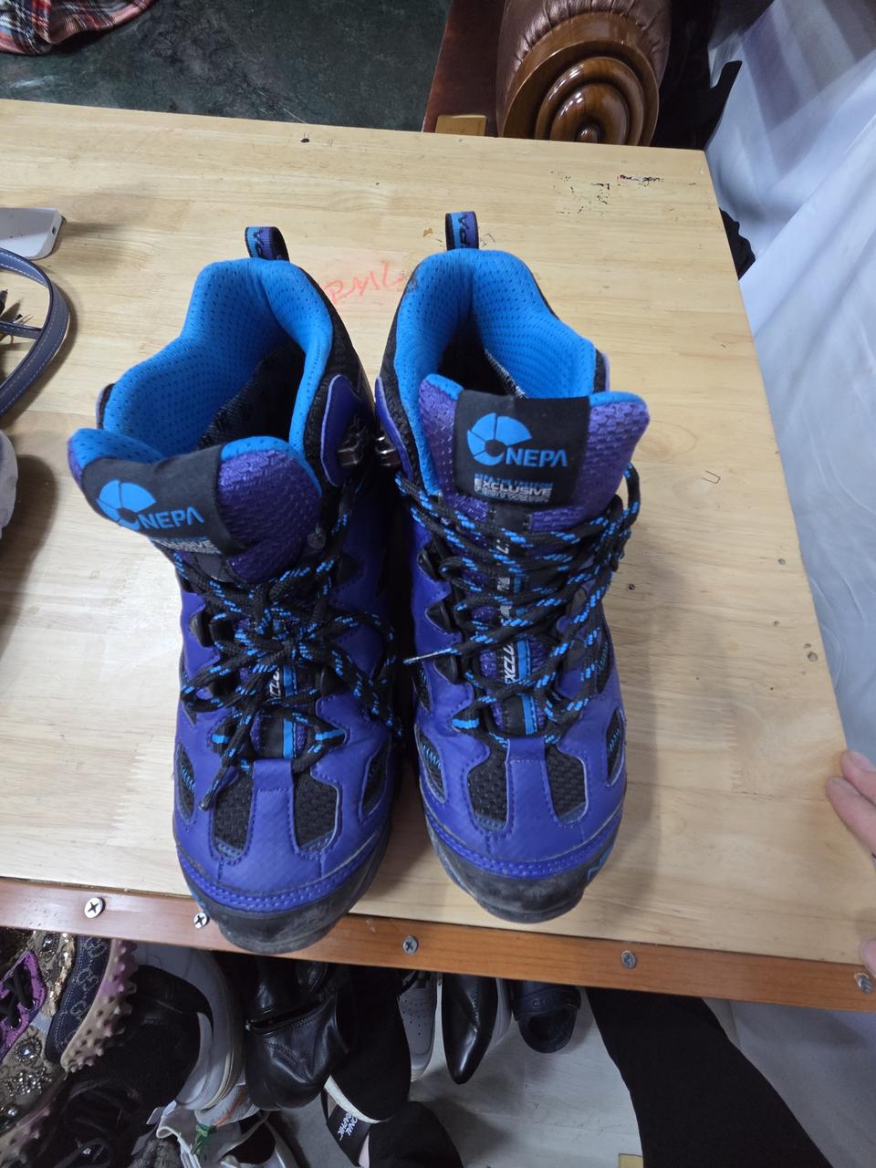 네파등산화265