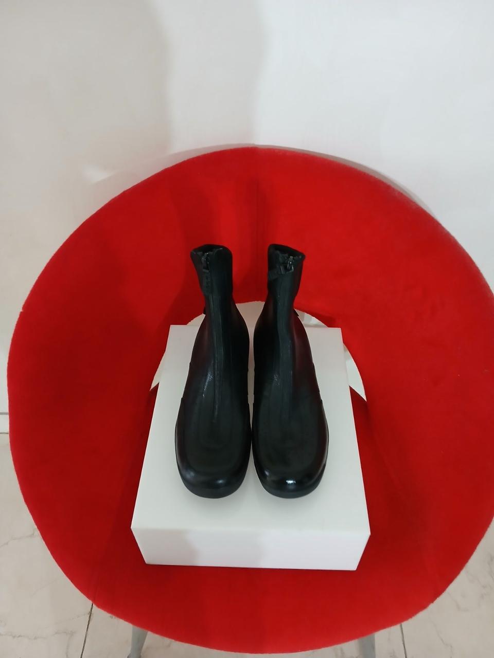 (미사용급) 콜한 천연가죽 컴포트 앵클부츠 240