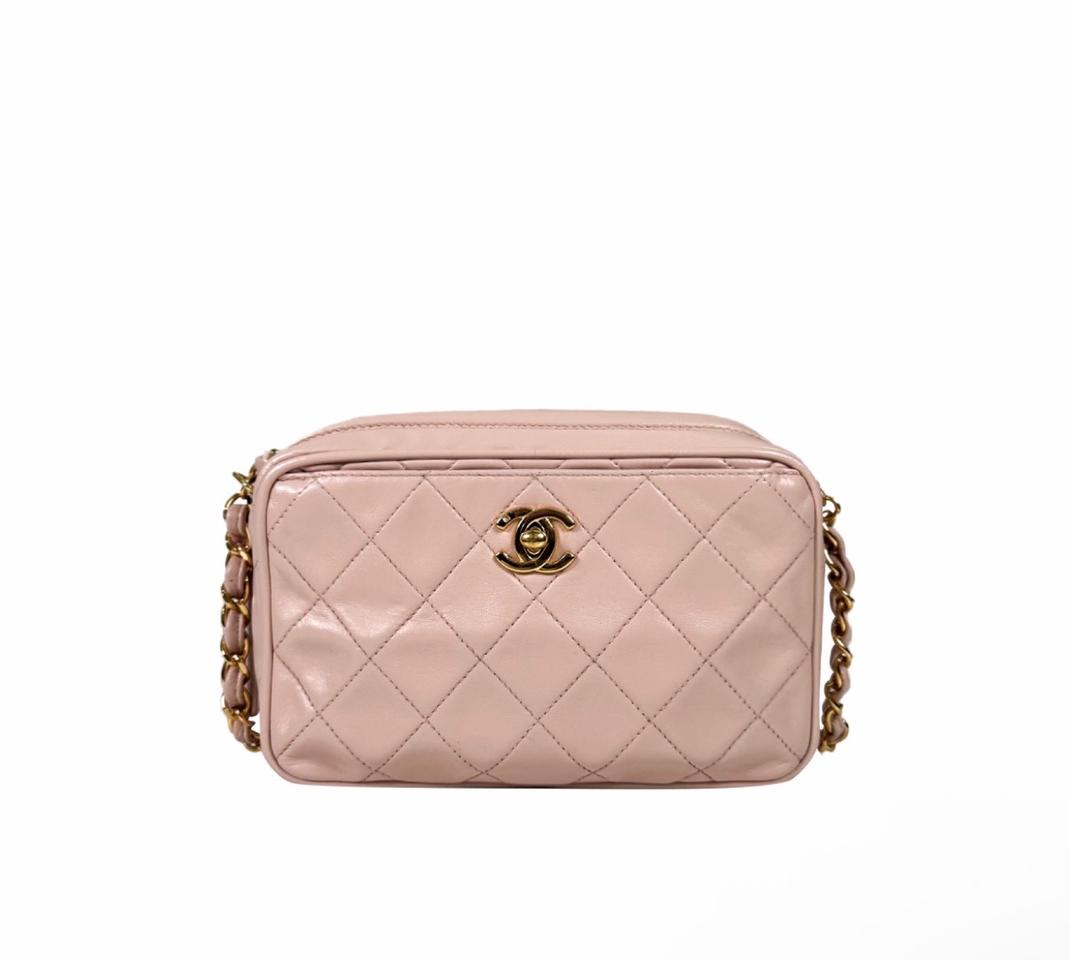 [OS] 샤넬 여성 CC로고 금장 램스킨 체인 크로스 숄더 카메라백 핑크