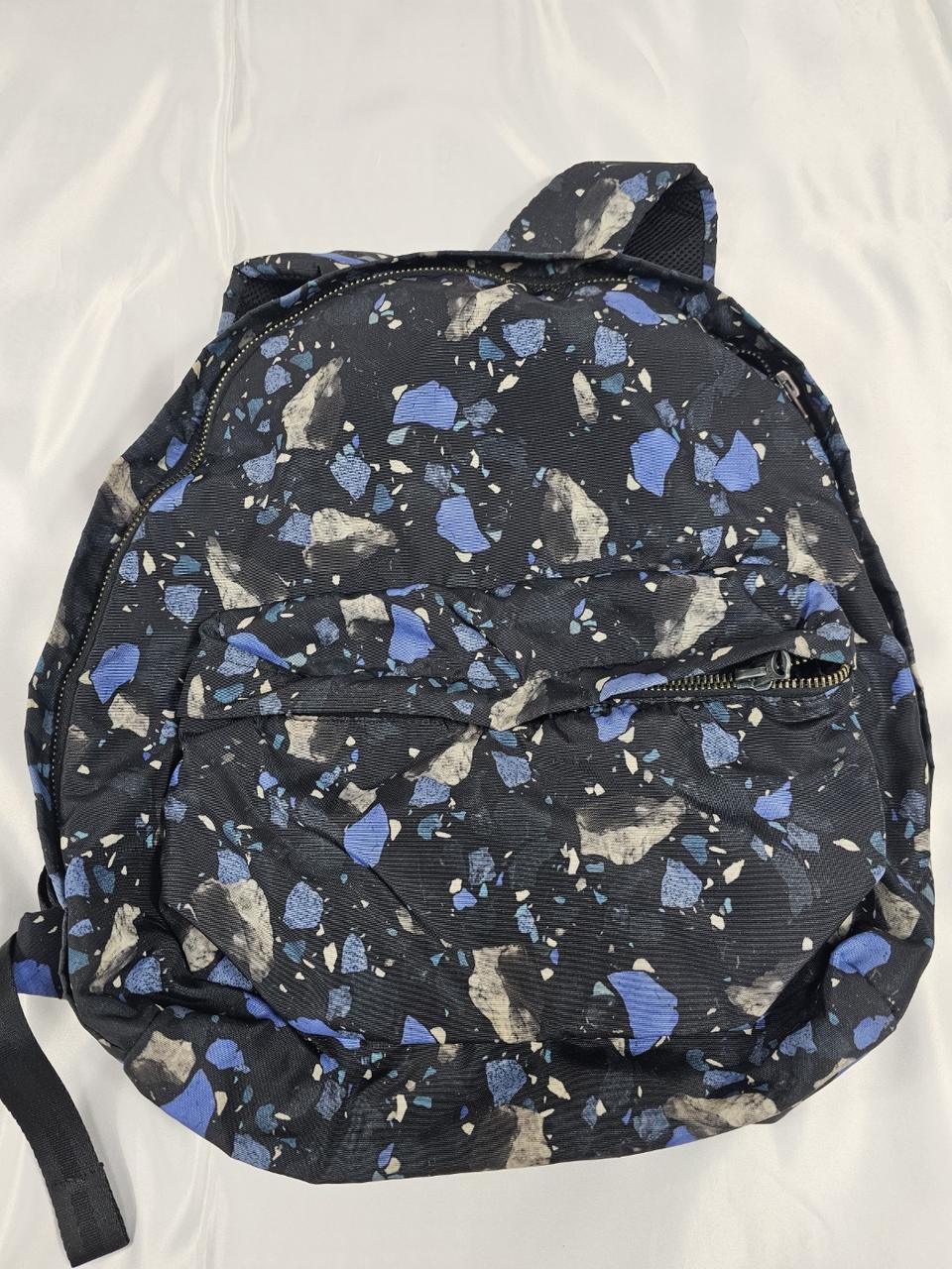 아크네스튜디오백팩