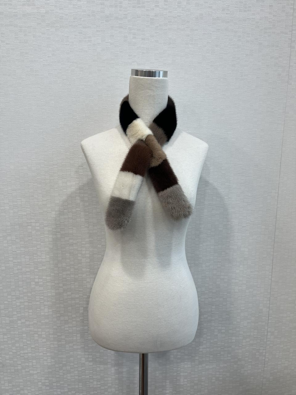 천연 밍크 배색 끼움 목도리