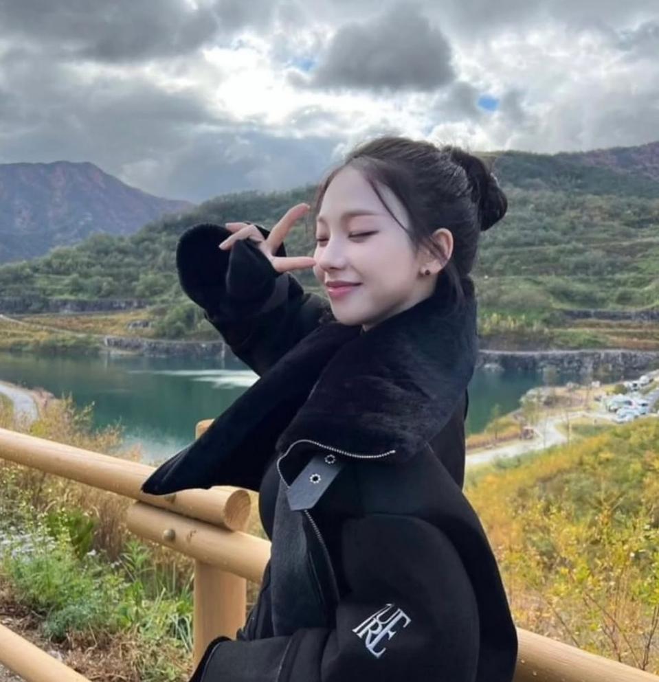 티유알이 카리나 무스탕 ture 오브이