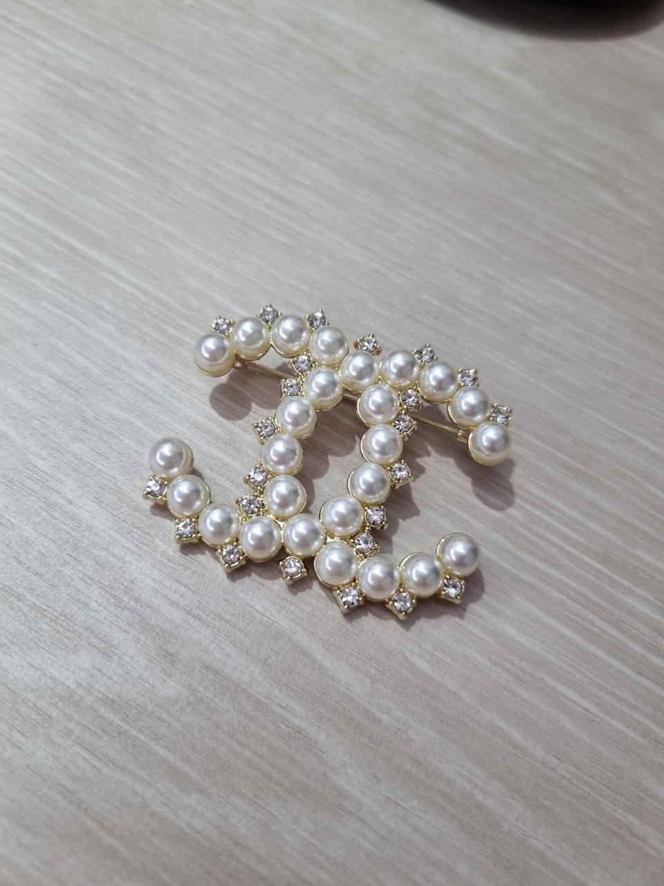 샤넬 진주 큐빅 브로치