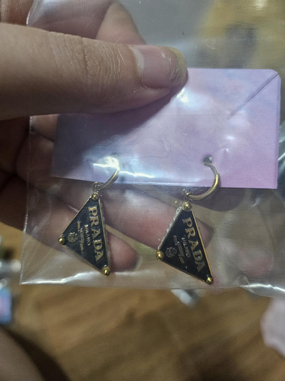 프라다 써지컬 원터치 귀걸이