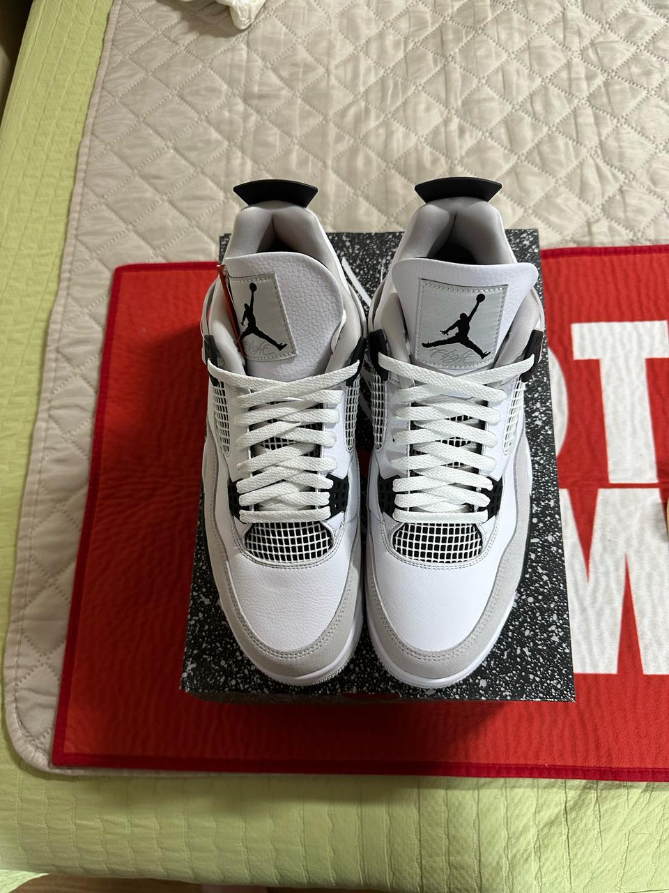 조던 4 흰검 300사이즈