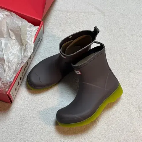 헌터 플레이 쇼트 트랜슬루센트 솔 부츠 십