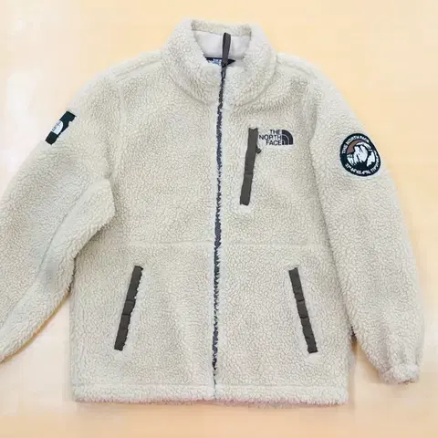 140사이즈 노스페이스 뽀글이후리스 정품 베이지색 키즈