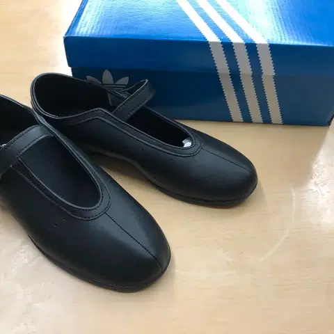 아디다스 검정 메리제인 운동화 새상품 250