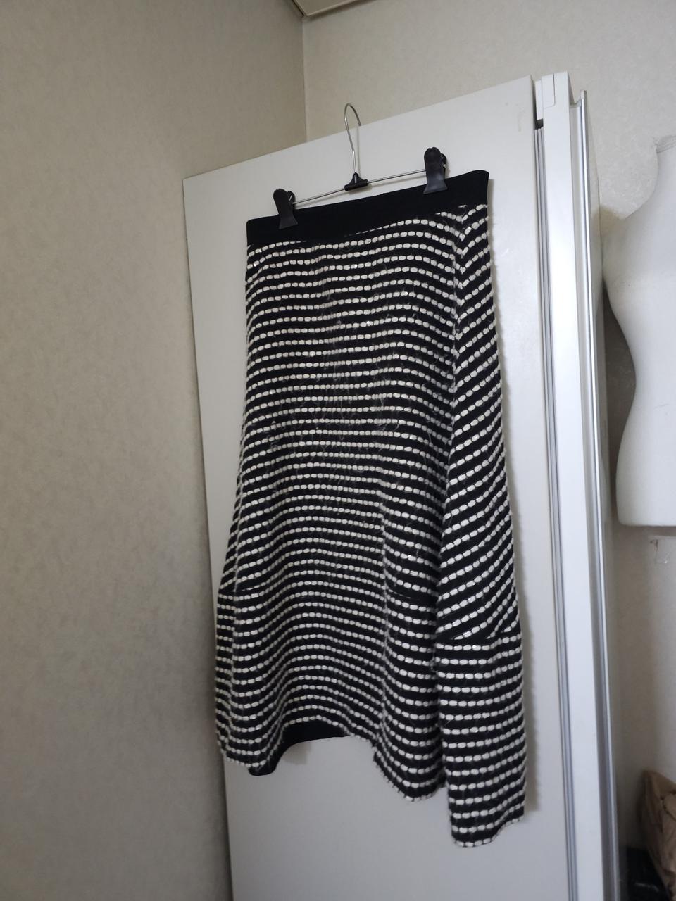 한섬 오브제 울 플레어 롱 스커트