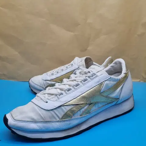 리복 아즈텍 남성운동화280