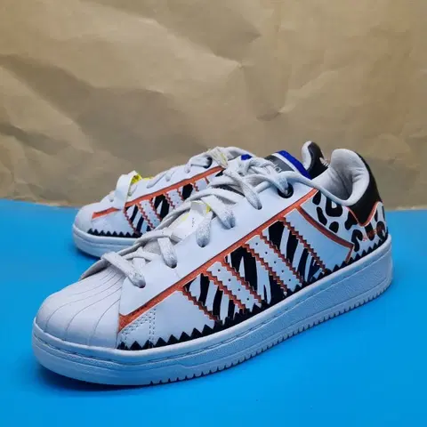 아디다스 슈퍼스타 OT 테크 스니커즈240