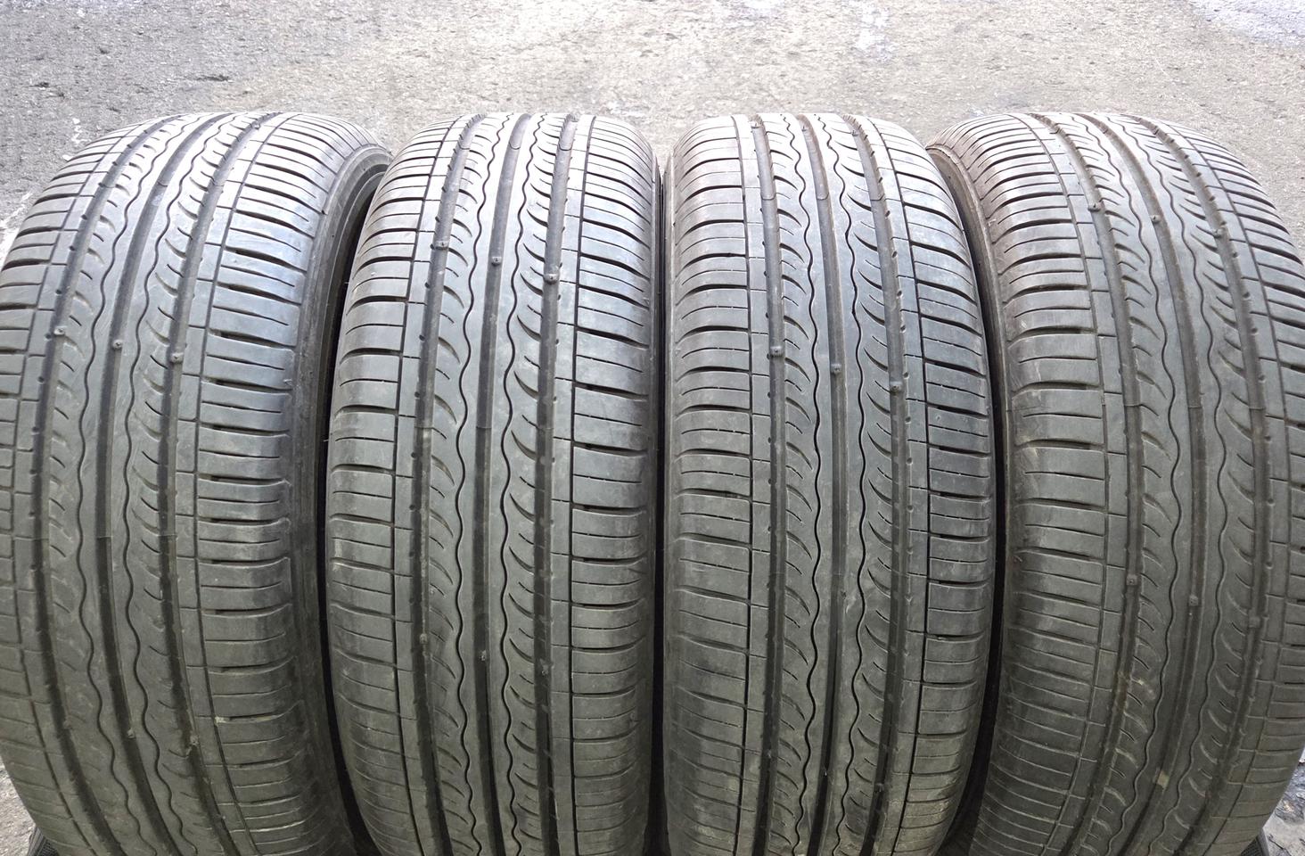 1956515 195 65 15 금호 KH17 타이어 셋트 팝니다