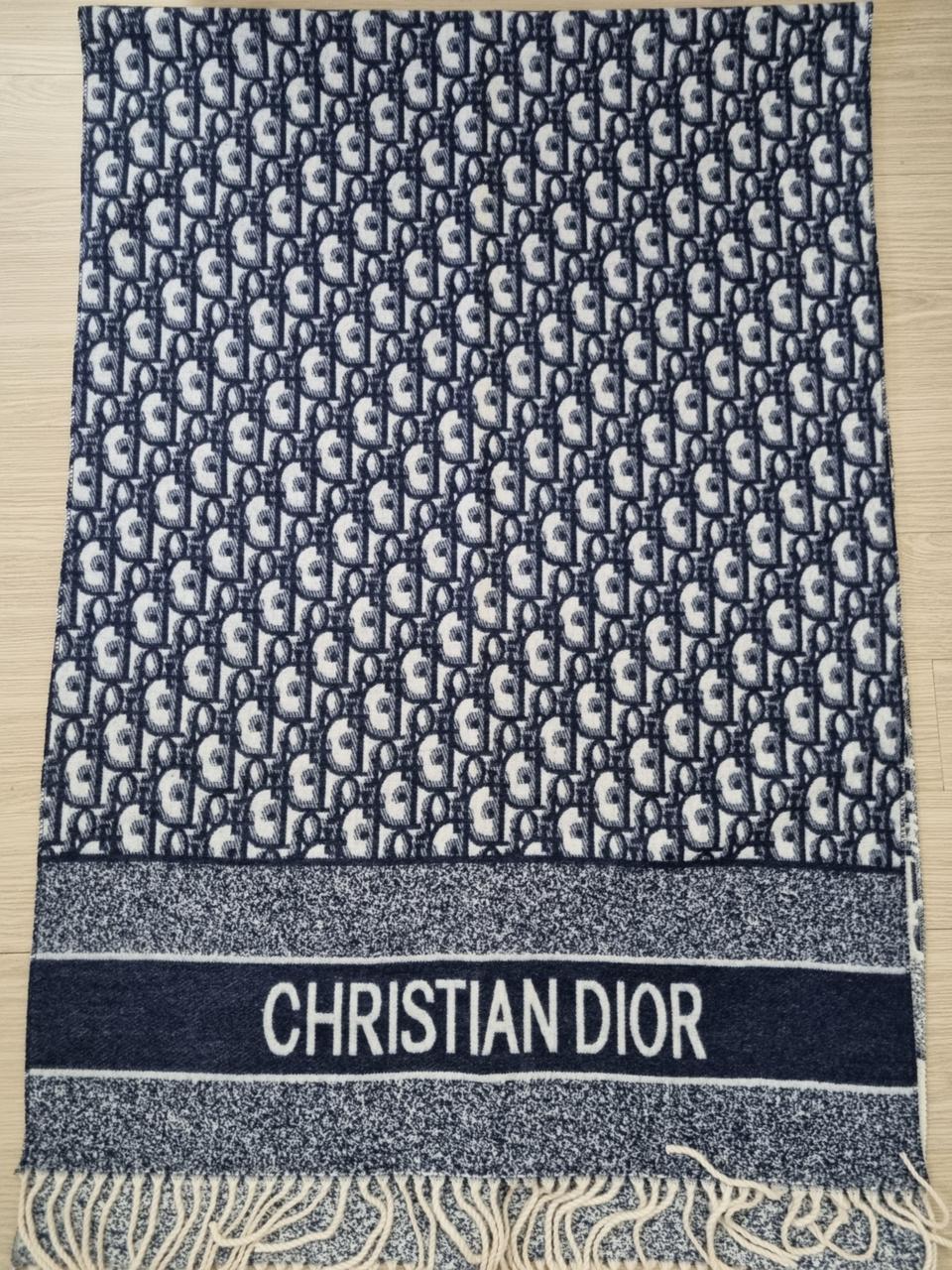 디올 오블리크 머플러