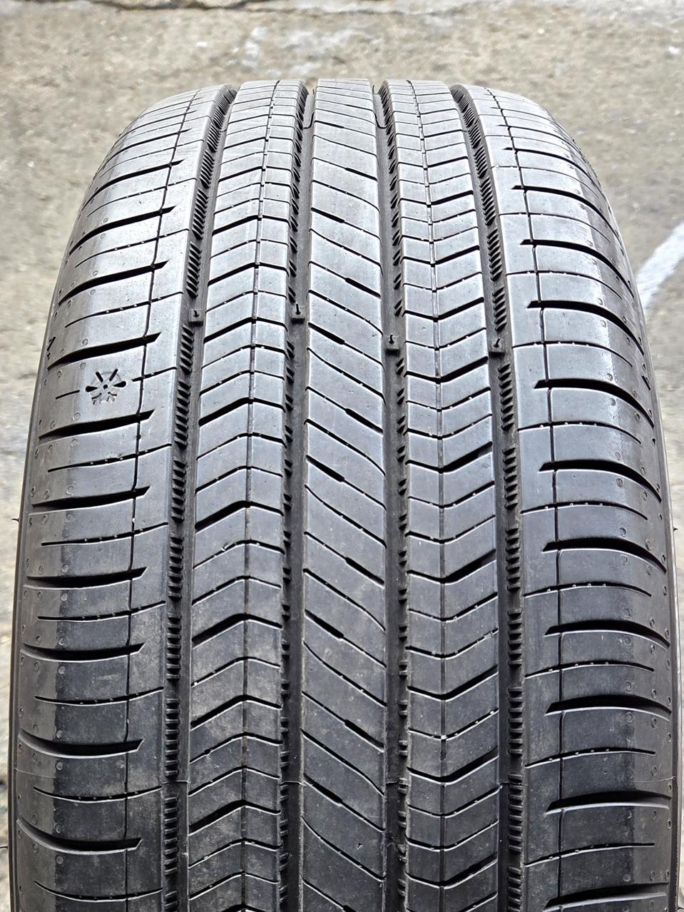 2256016 225 60 16 금호 TA51 타이어 신품급 팝니다