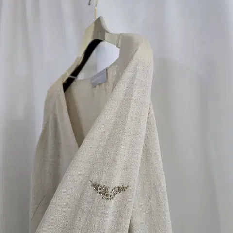 쟈딕앤볼테르 브이넥 니트