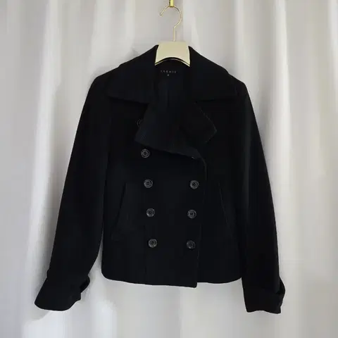 띠어리 더블 버튼 숏 코트